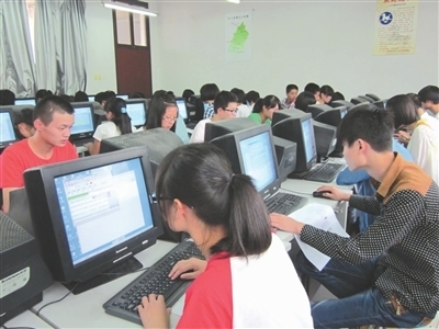 武義縣開展計算機職業技能鑒定，920余名學生參與技術能力認證